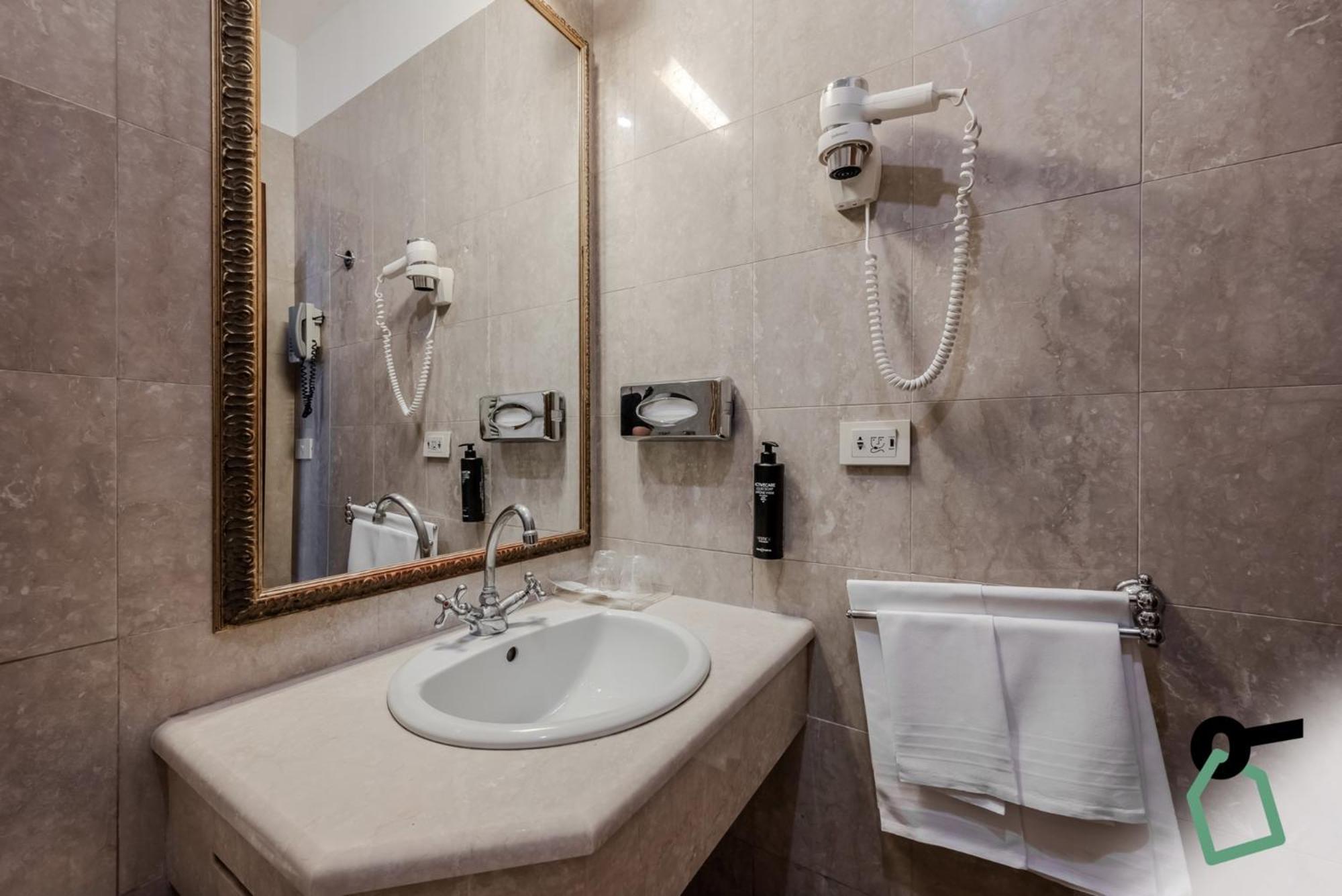 Hotiday Room Collection - Venezia Santa Lucia Экстерьер фото