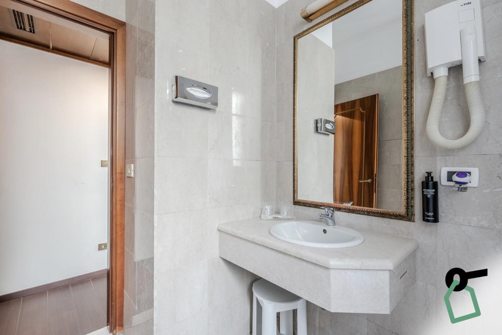 Hotiday Room Collection - Venezia Santa Lucia Экстерьер фото