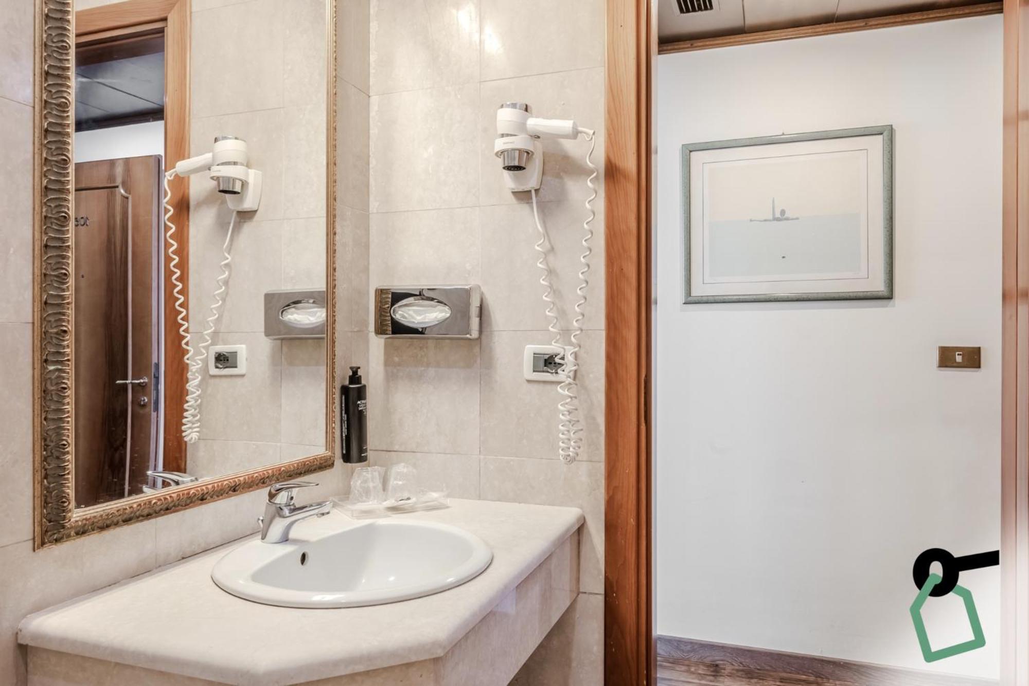 Hotiday Room Collection - Venezia Santa Lucia Экстерьер фото